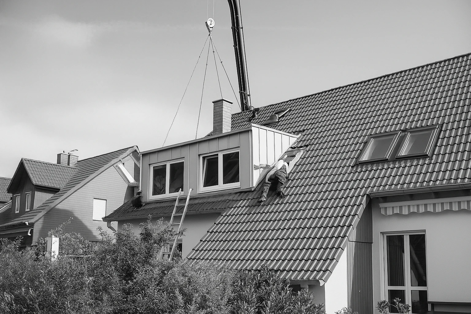 Bearbeitete Montageansicht: die Gaube im Zusammenhang mit dem Haus
